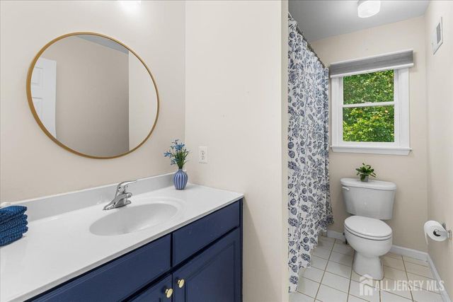 11 Bard Drive, Monroe, NJ 08831