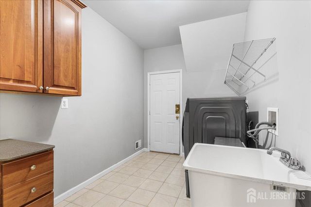 11 Bard Drive, Monroe, NJ 08831