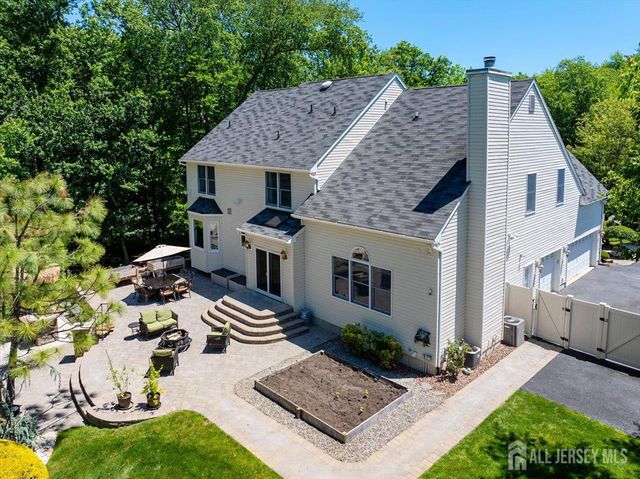 11 Bard Drive, Monroe, NJ 08831