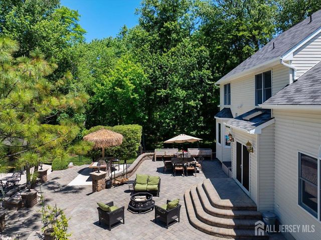 11 Bard Drive, Monroe, NJ 08831