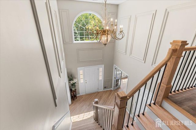 11 Bard Drive, Monroe, NJ 08831