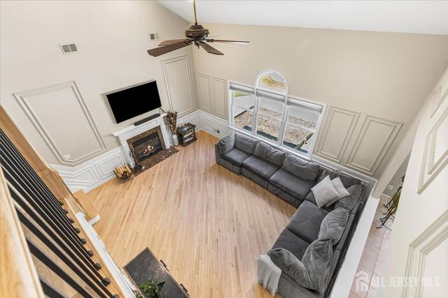 11 Bard Drive, Monroe, NJ 08831
