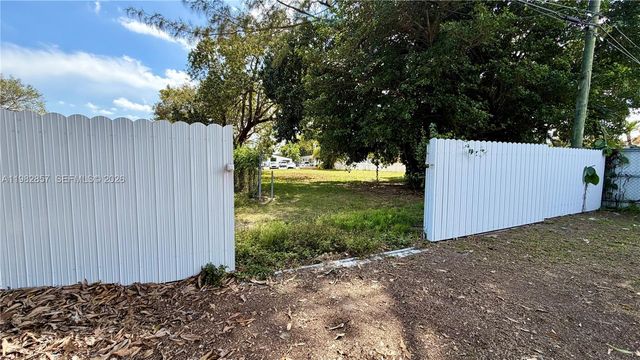 250 E 60th Street, Hialeah, FL 33013
