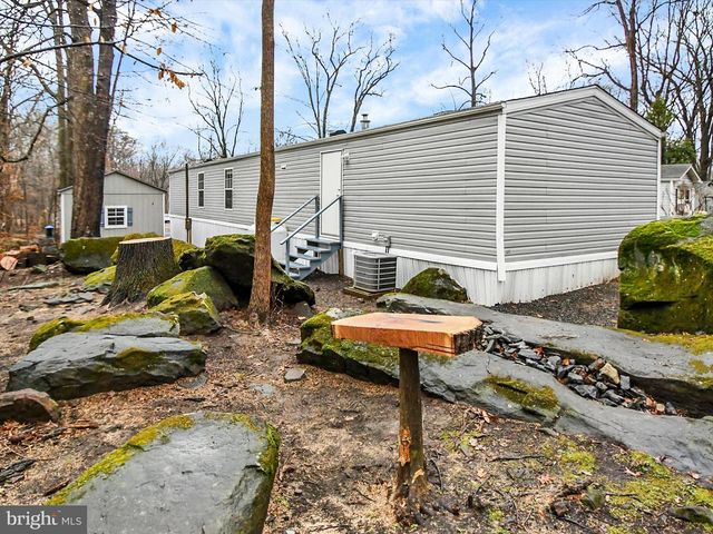 740 LONELY COTTAGE RD, Upper Black Eddy, PA 18972