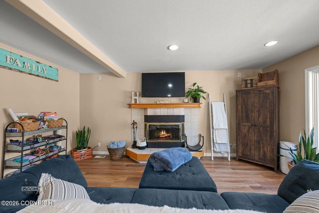 10911 Kaskanak Drive, Eagle River, AK 99577