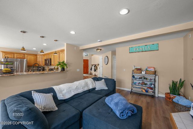 10911 Kaskanak Drive, Eagle River, AK 99577