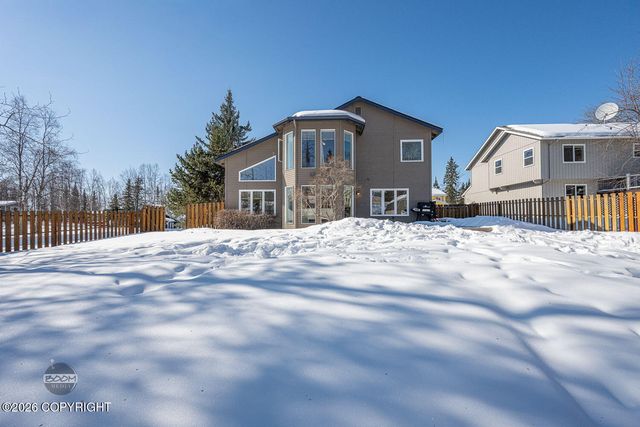 10911 Kaskanak Drive, Eagle River, AK 99577