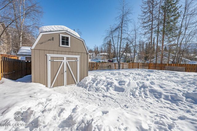 10911 Kaskanak Drive, Eagle River, AK 99577