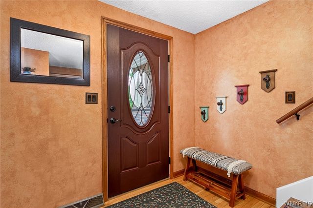 58 Tobey Hill Drive, West Seneca, NY 14224