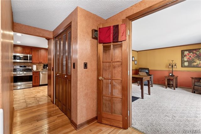 58 Tobey Hill Drive, West Seneca, NY 14224