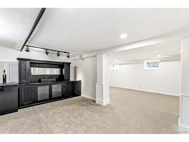 3010 Irving St, Denver, CO 80211