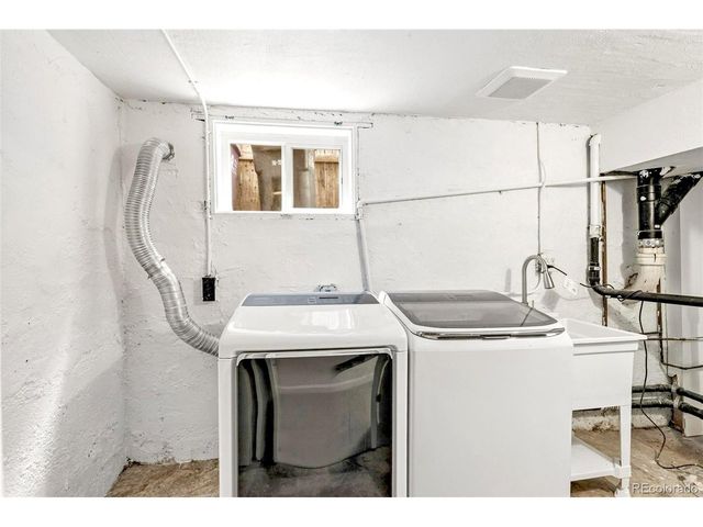 3010 Irving St, Denver, CO 80211