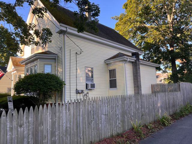 93 Stetson Str, Whitman, MA 02382