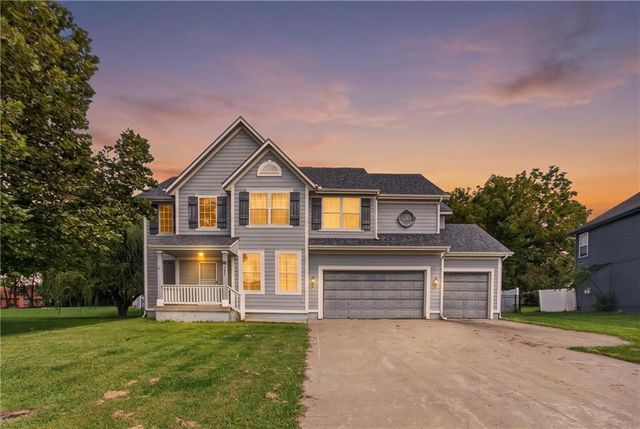 1003 Colonial Drive, Pleasant Hill, MO 64080