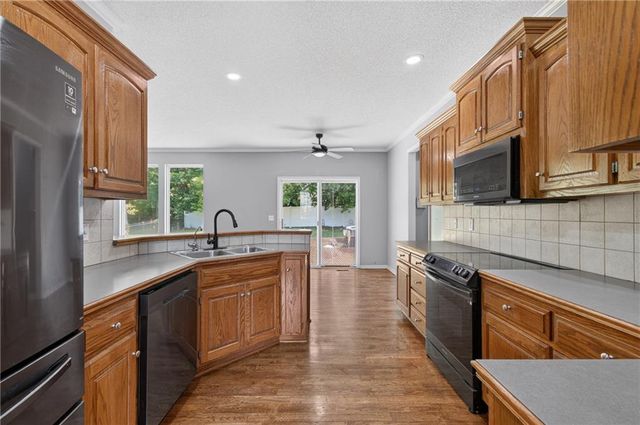 1003 Colonial Drive, Pleasant Hill, MO 64080