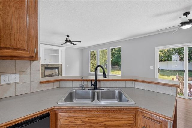 1003 Colonial Drive, Pleasant Hill, MO 64080