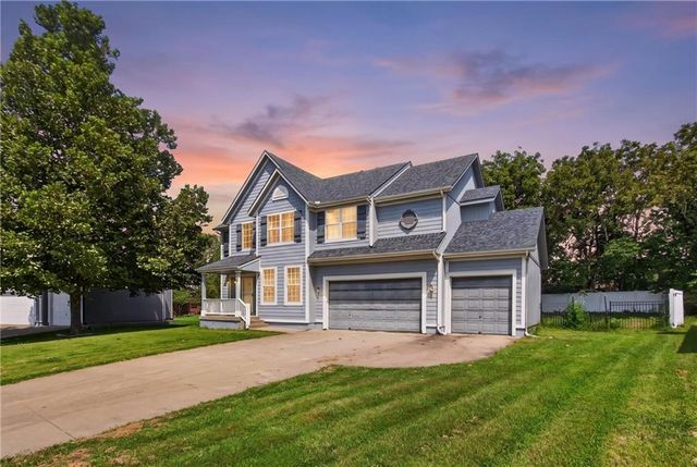 1003 Colonial Drive, Pleasant Hill, MO 64080