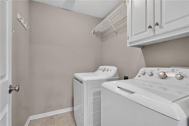 1003 Colonial Drive, Pleasant Hill, MO 64080