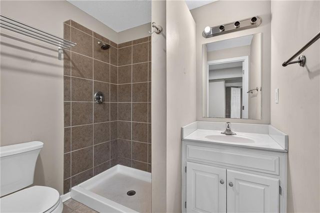 1003 Colonial Drive, Pleasant Hill, MO 64080