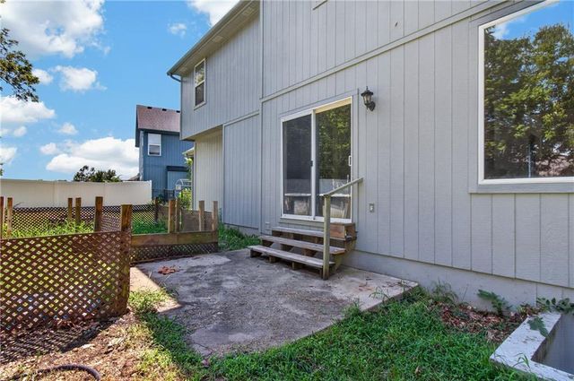 1003 Colonial Drive, Pleasant Hill, MO 64080