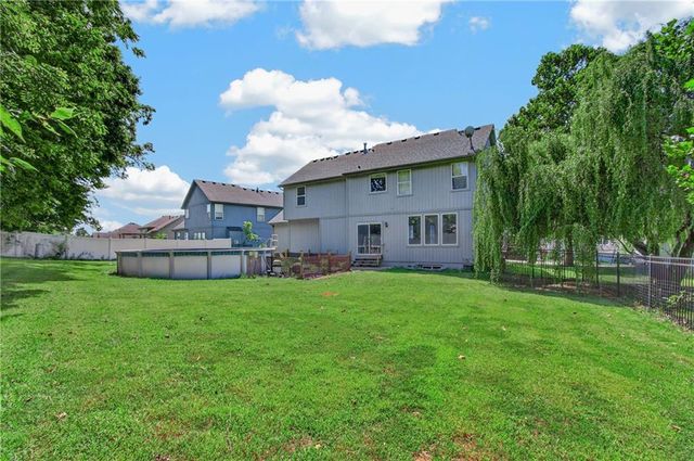 1003 Colonial Drive, Pleasant Hill, MO 64080