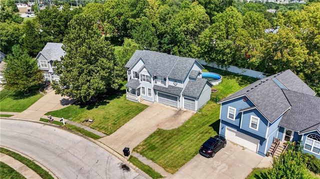1003 Colonial Drive, Pleasant Hill, MO 64080