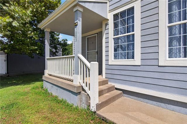 1003 Colonial Drive, Pleasant Hill, MO 64080