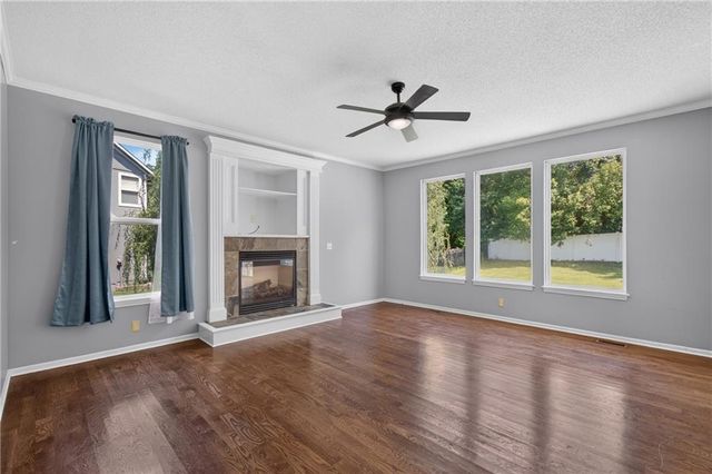 1003 Colonial Drive, Pleasant Hill, MO 64080