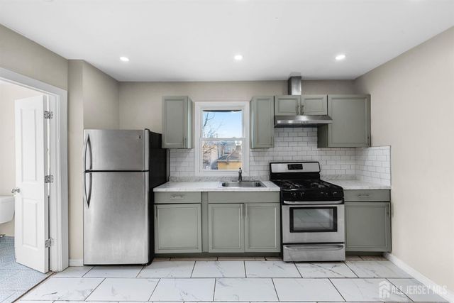 113 2nd Street, Elizabeth, NJ 07206