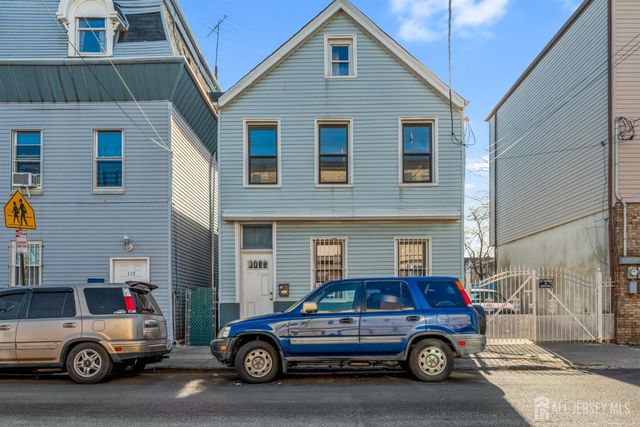 113 2nd Street, Elizabeth, NJ 07206