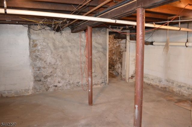 47 Lewis St, Phillipsburg Town, NJ 08865