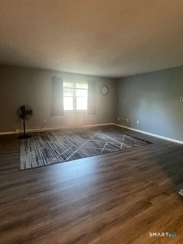 113 Niles Hill Road E, New London, CT 06320