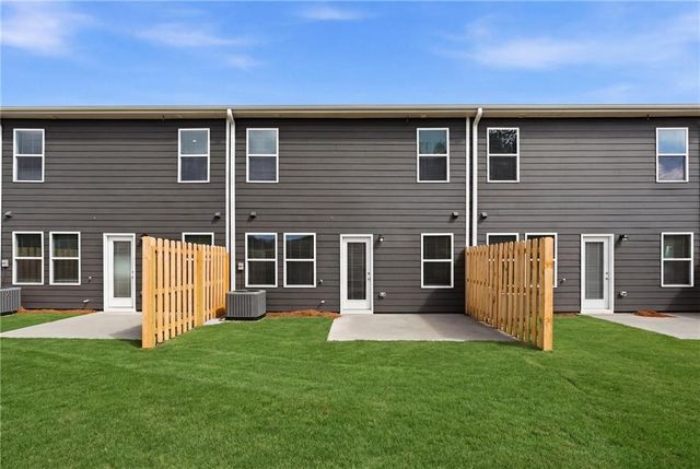 208 Norchester Avenue, Hogansville, GA 30230