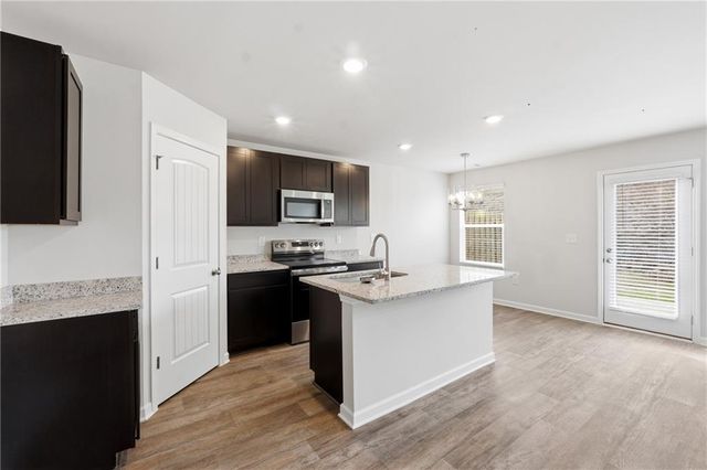 208 Norchester Avenue, Hogansville, GA 30230