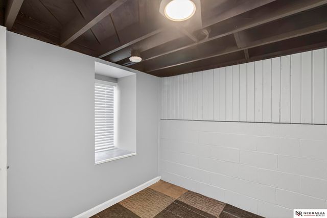 4930 N 33rd Avenue, Omaha, NE 68111