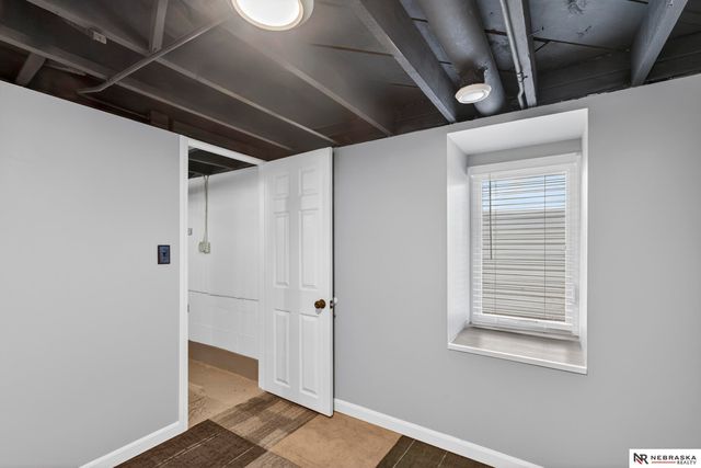 4930 N 33rd Avenue, Omaha, NE 68111