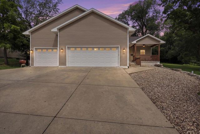 100 Isham Street, Stoughton, WI 53589