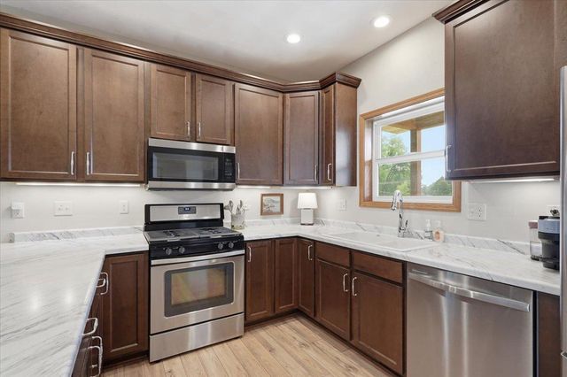 100 Isham Street, Stoughton, WI 53589