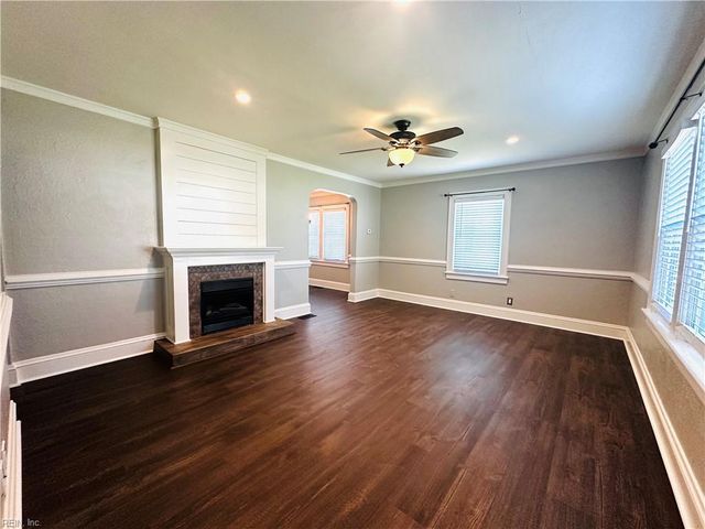 1323 W Norcova DR, Norfolk, VA 23502