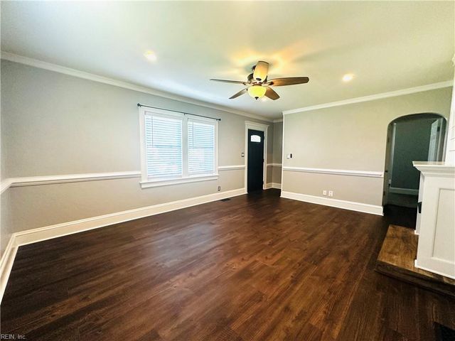 1323 W Norcova DR, Norfolk, VA 23502