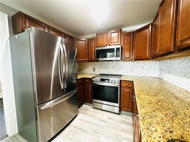 1323 W Norcova DR, Norfolk, VA 23502