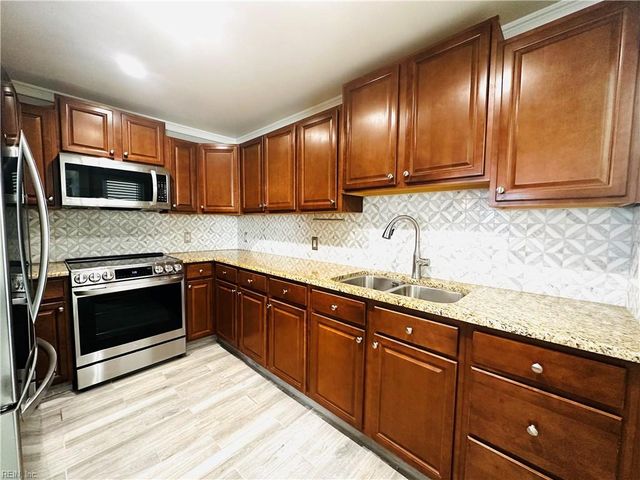 1323 W Norcova DR, Norfolk, VA 23502