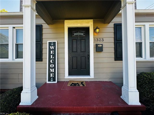 1323 W Norcova DR, Norfolk, VA 23502