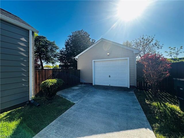 1323 W Norcova DR, Norfolk, VA 23502