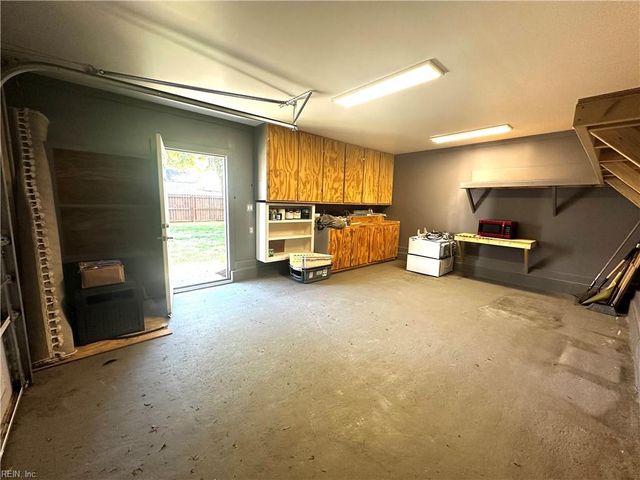 1323 W Norcova DR, Norfolk, VA 23502