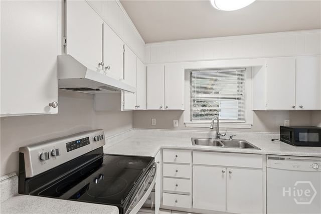 2 La Brea Boulevard, Savannah, GA 31419