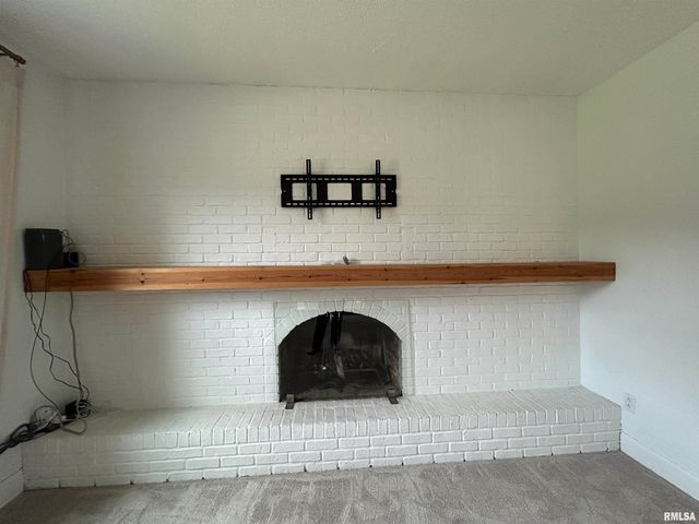 317 S Lu Court, Carbondale, IL 62901