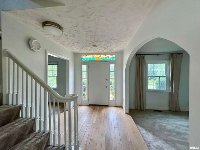 317 S Lu Court, Carbondale, IL 62901