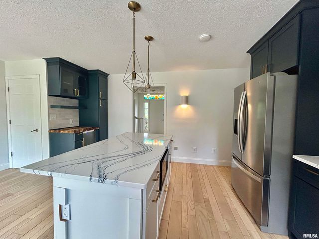 317 S Lu Court, Carbondale, IL 62901