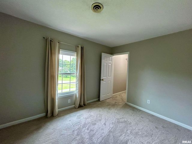 317 S Lu Court, Carbondale, IL 62901